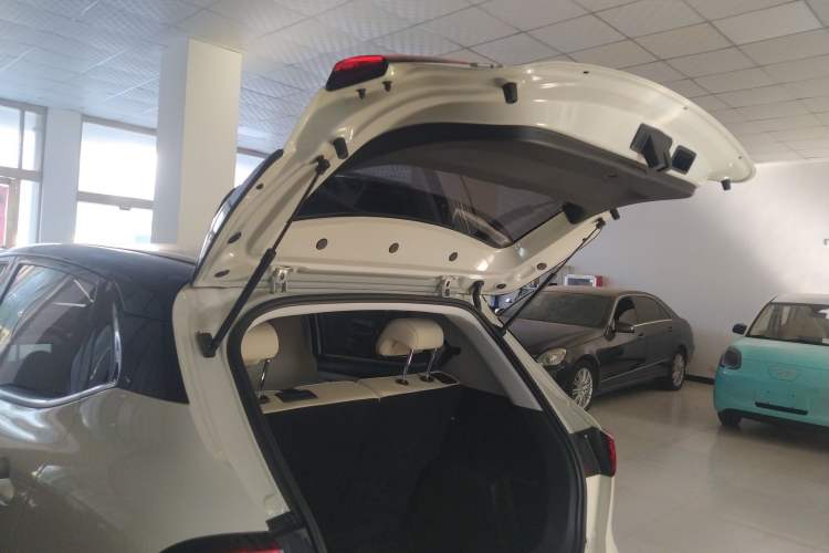 Used Wuling Bingo PLUS 2024 330 km Range Five-Seater Version
