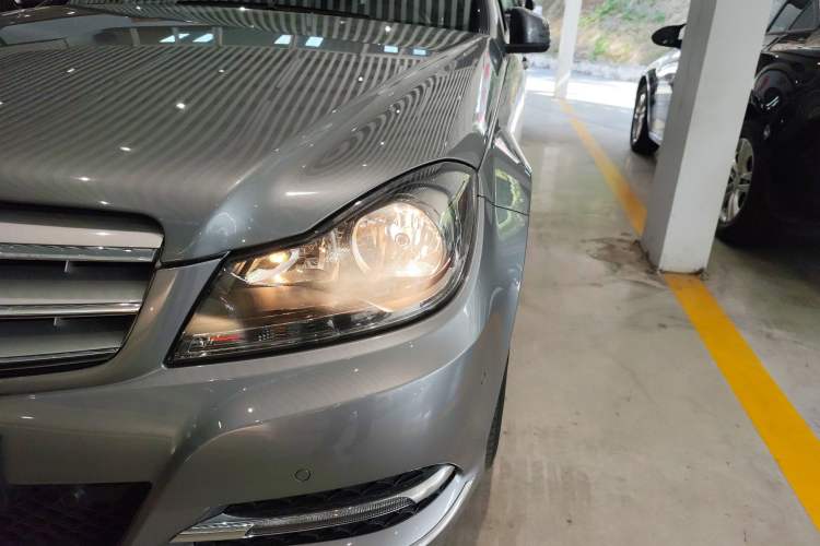 Used Mercedes-Benz C-Class 2011 C 200 Fashion Travel Edition
