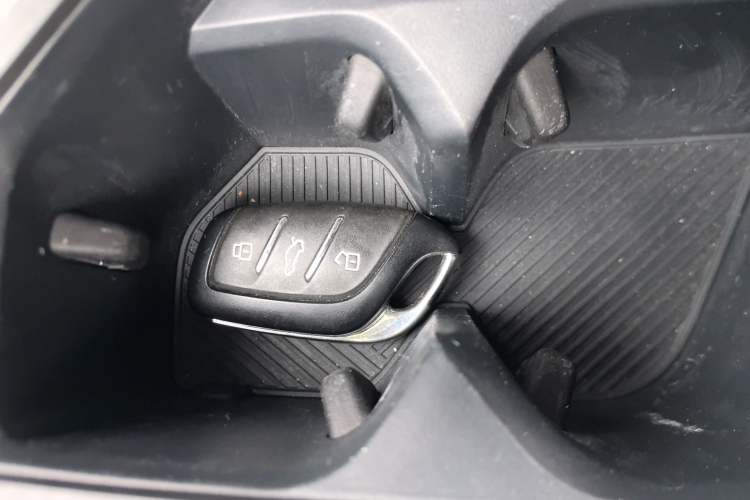 Used Roewe i5 2021 1.5L CVT Platinum Edition
