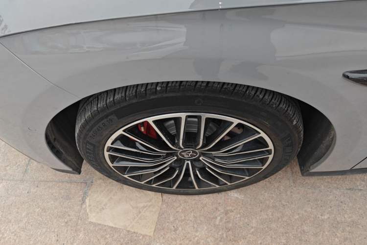 Used BYD Han 2025 EV with 701 km of Laser Radar-Enabled Intelligent Driving