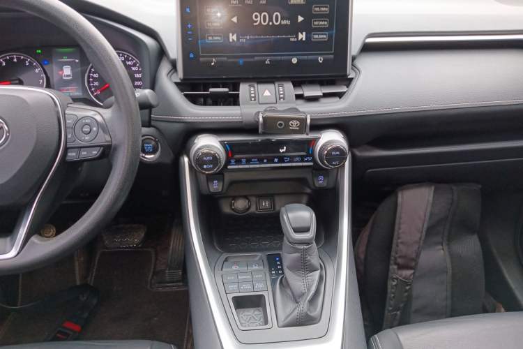 Used Toyota Wildlander 2020 2.0L CVT 4x4 Luxury Edition
