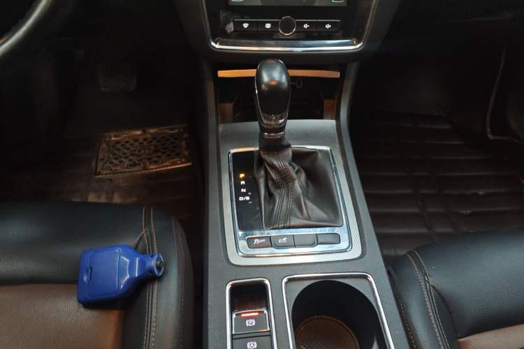 Used Roewe i6 2017 20T Automatic Internet Smart Edition