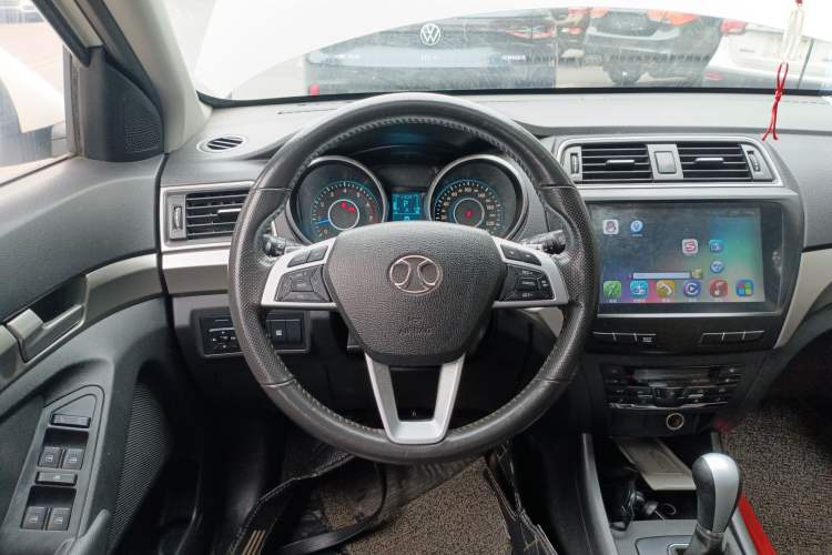Used BAIC Senova X65 2015 2.0T automatic comfort version
