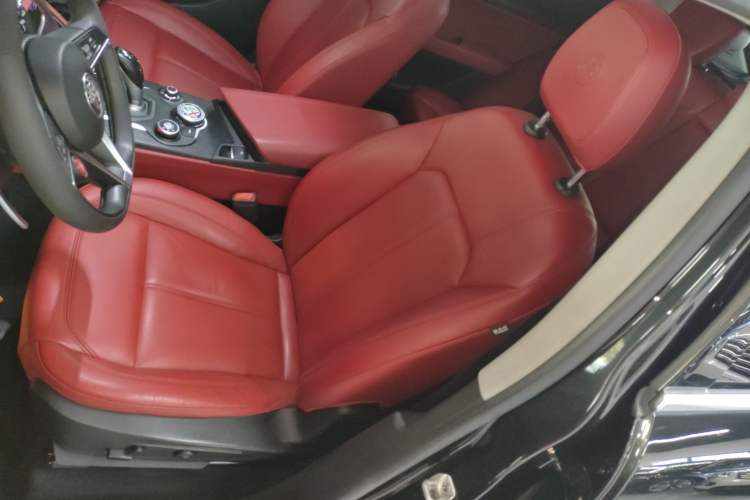 Used Alfa Romeo Stelvio 2017 2.0T 200HP Luxury Edition
