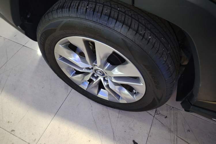 Used Toyota Wildlander 2022 Dual-Engine 2.5L E-CVT Two-Wheel Drive Luxury PLUS Edition
