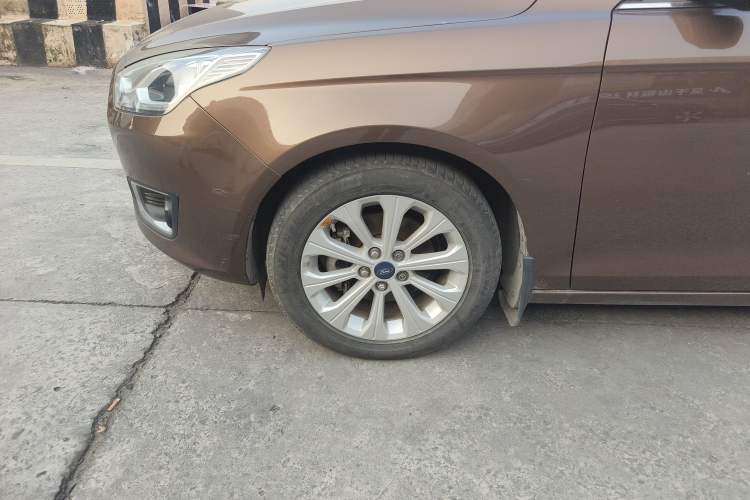 Used Ford Escort 2015 1.5L Automatic Fashion Model