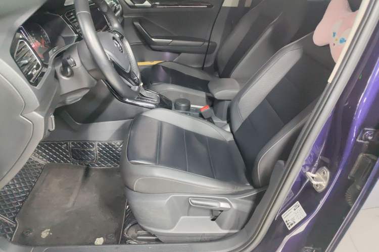 Used Volkswagen T-ROC 2019 280TSI DSG Two-Wheel Drive Comfort Version China VI Standard
