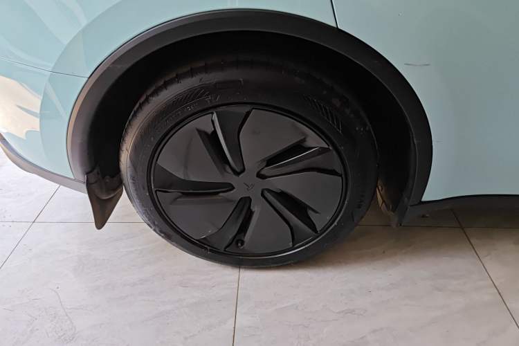 Used Tesla Model Y 2025 Rear-Wheel-Drive Version