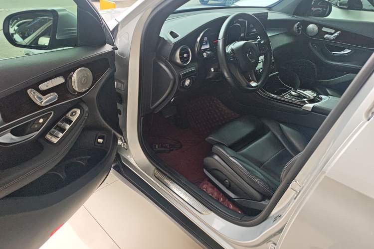 Used Mercedes-Benz GLC 2017 GLC 260 4MATIC Dynamic Edition