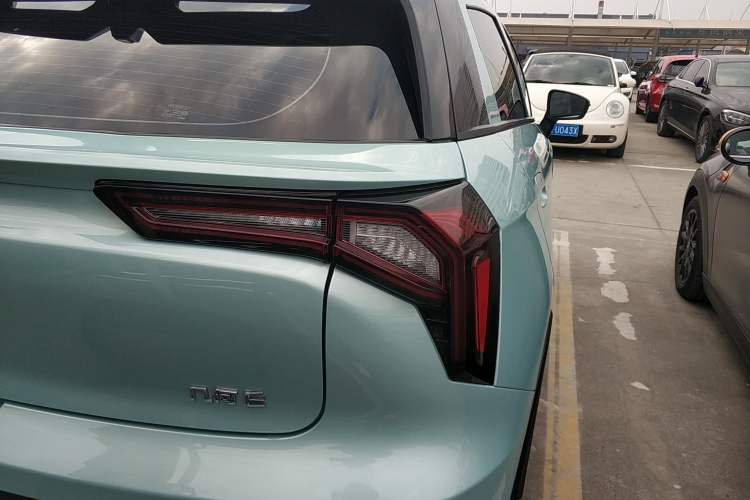 Used Geometry E Firefly 2024 301km Starlight
