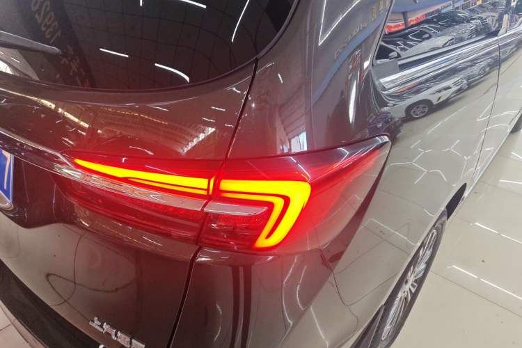 Used Buick GL8 2021 Land Cruiser Executive Class 652T Luxury Model
