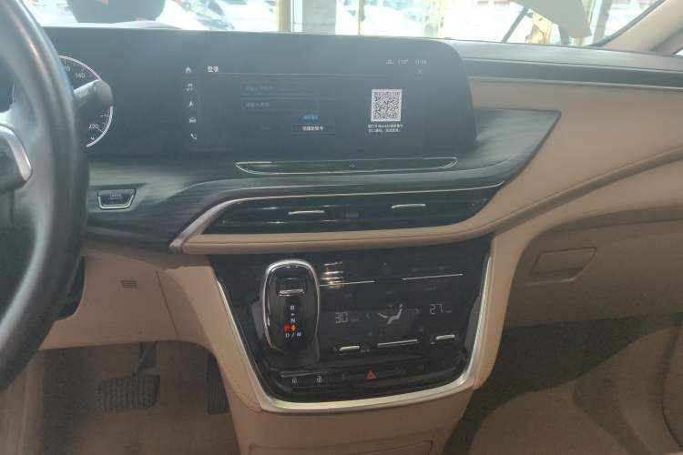 Used Buick GL8 2021 ES Landtrek 653T Luxury Model
