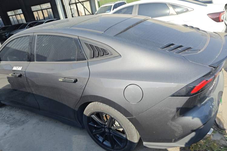 Used Changan UNI-V 2024 1.5T High-Energy Version
