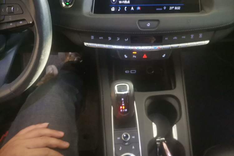 Used Cadillac XT4 2018 28T Two-Wheel Drive Leading Sport Model
