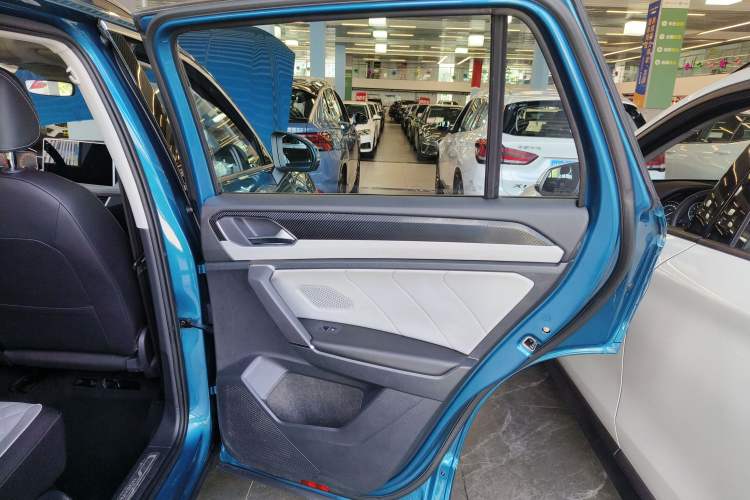 Used Volkswagen Tayron 2023 280TSI Two-Wheel-Drive Luxury Plus Advanced Version
