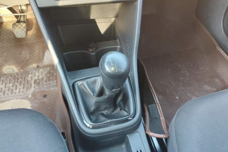 Used Volkswagen Jetta 2015 Zhuihui Edition 1.4L Manual Fashion Model