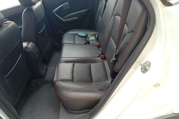 Used Huatai Santa Fe 2016 1.5T Gasoline Manual Two-Wheel Drive Smart Enjoyment i3 Model