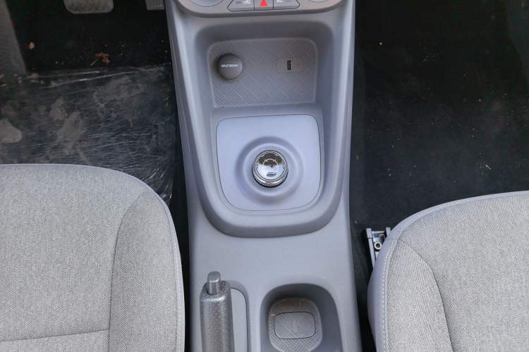 Used Wuling Hongguang New Energy 2024 All-Electric Model 300KM Standard Version
