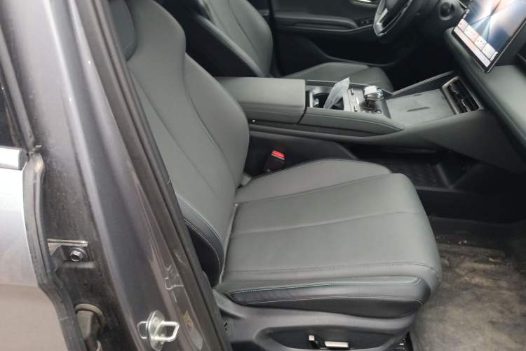 Used BYD Qin L 2025 DM-i Smart Drive 120KM Superior Model