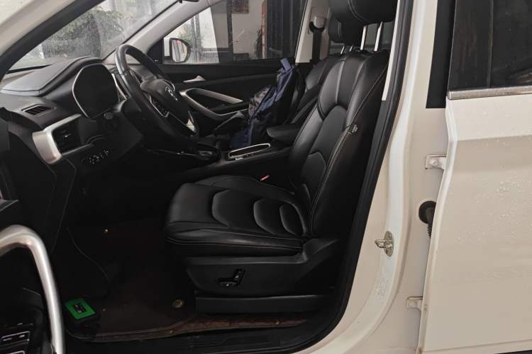 Used Baojun 530 2021 Global Car Anniversary Edition 1.5T CVT Prestige Connected Model 6 Seats
