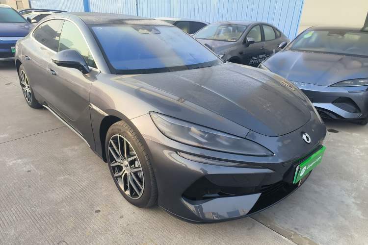 Used Denza Z9 2024 1100 km Four-Wheel Drive Max Version
