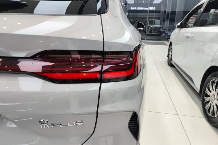 Used BYD Song PLUS New Energy 2024 HONOR Edition DM-i 110km Flagship Model
