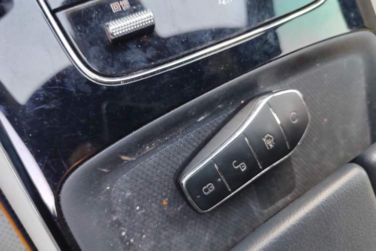 Used BYD Tang New Energy 2022 EV 635 km All-Wheel-Drive Flagship Model
