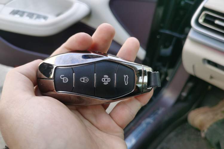 Used Hongqi H5 2024 2.0T Automatic Smart Connect Flagship Edition