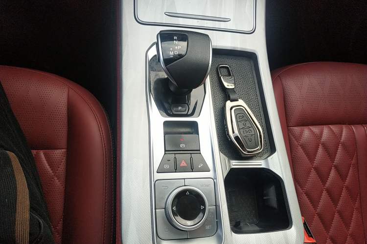 Used JETOUR X70 PLUS 2023 1.5T DCT Brave PLUS 5-Seater
