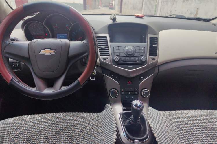 Used Chevrolet Cruze 2015 1.5L Classic SE MT