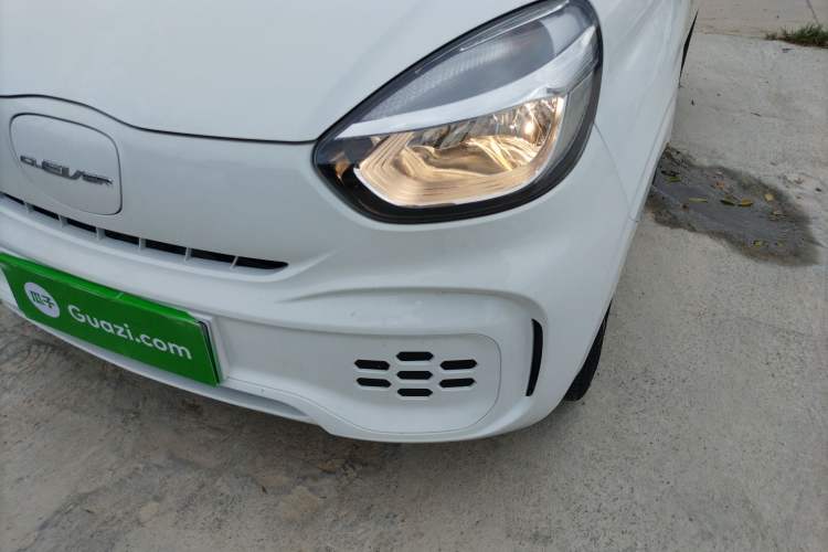 Used Roewe Clever 2021 302 km New Four-Seater Super-Efficient Version
