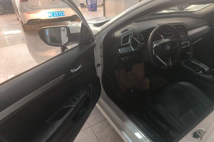 Used Honda Civic 2016 220TURBO CVT Luxury Edition