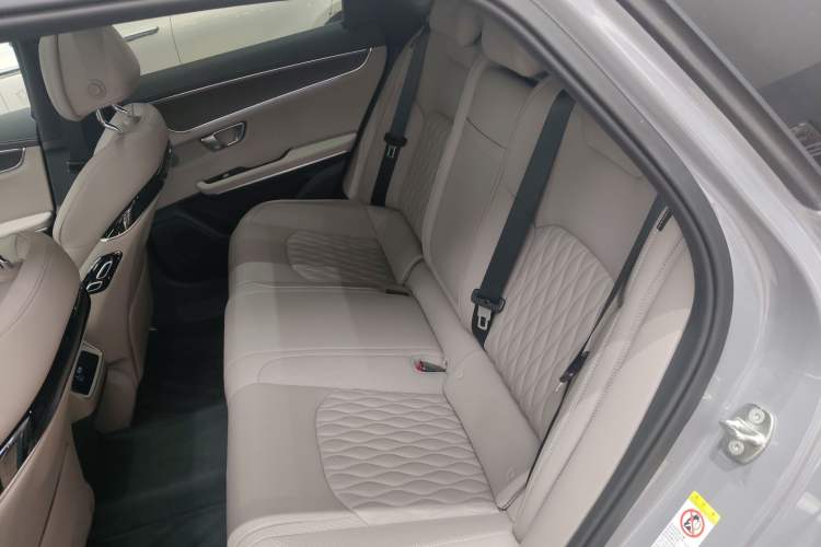 Used BYD Han 2025 EV with 701 km of Laser Radar-Enabled Intelligent Driving