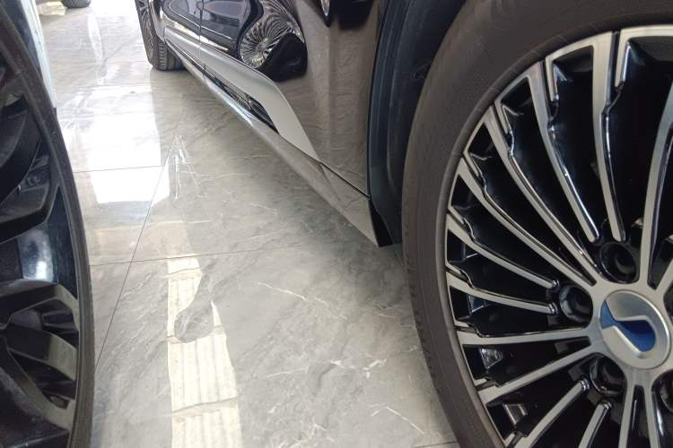 Used Denza D9 2022 DM-i 970 Four-Wheel Drive Flagship Model
