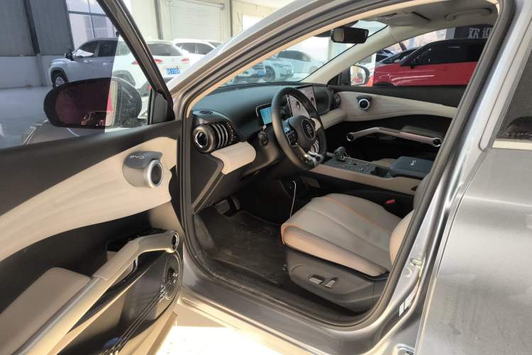 Used BYD Yuan PLUS 2024 Honor Edition 510KM Beyond Model
