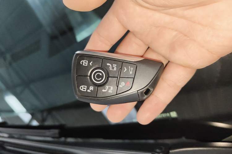 Used Buick Century 2023 2.0T Seven-Seater Yinshi Edition
