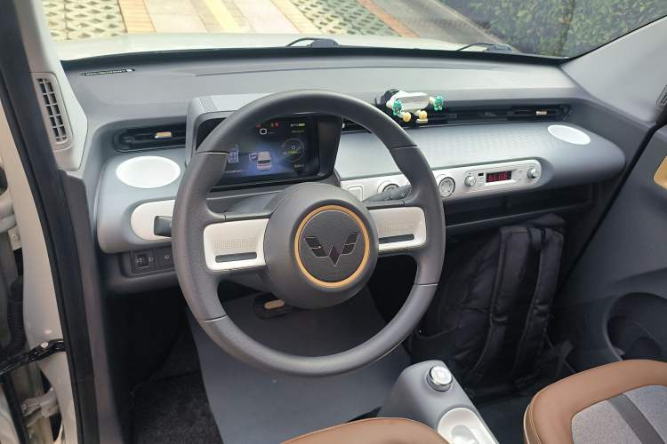 Used Wuling Hongguang MINIEV 2022 GAMEBOY 200km Gaming Edition with Lithium Iron Phosphate
