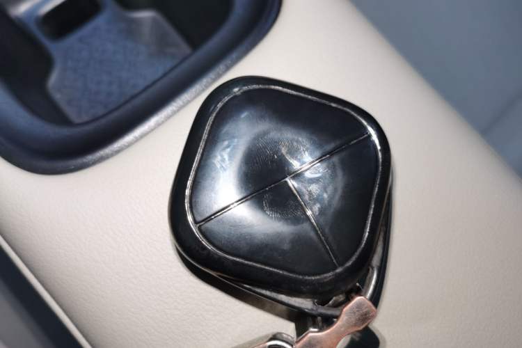 Used Wuling Bingo PLUS 2024 330 km Range Five-Seater Version
