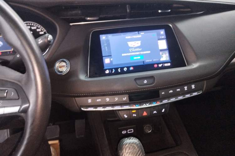 Used Cadillac XT4 2022 28T Two-Wheel-Drive Luxury Version
