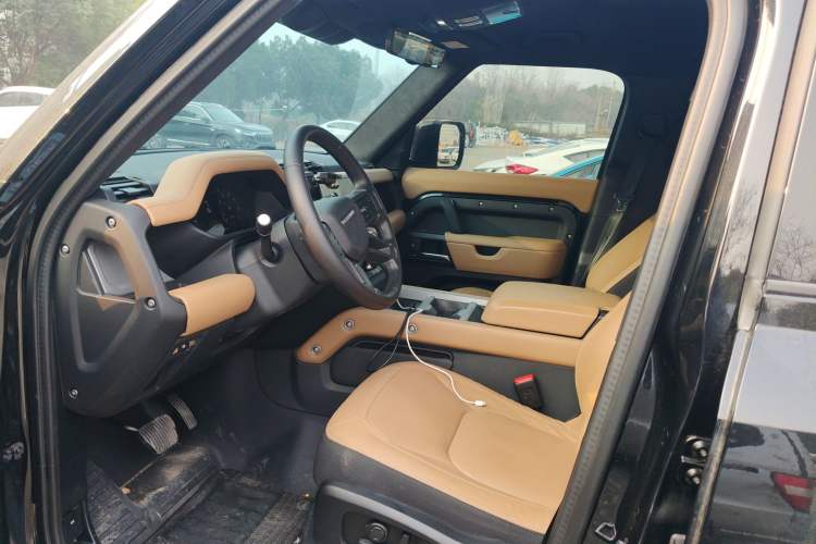 Used Land Rover Defender 2025 110 3.0T P400 – Dynamic HSE
