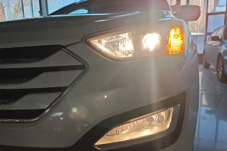 Used Hyundai Santa Fe 2013 2.4L Automatic 2WD Comfort Edition
