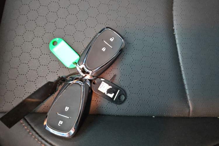 Used Chevrolet Orlando 2020 Light Hybrid Redline 530T Automatic Enjoyment Edition (5+2 Models)
