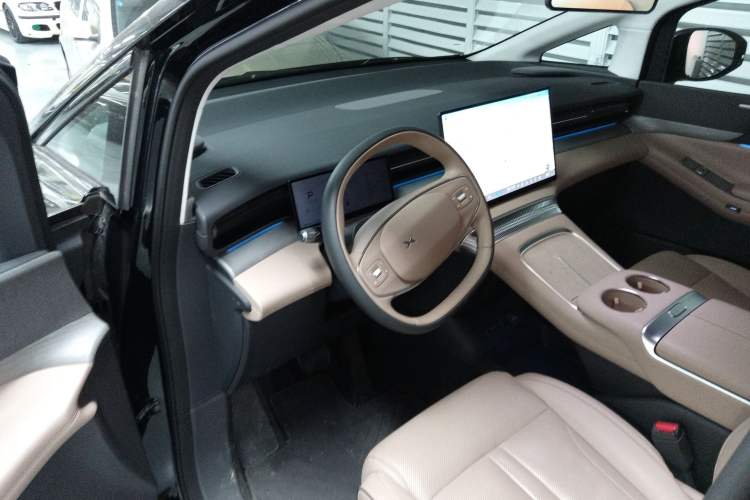 Used XPeng X9 2025 740 Ultra-Long Range Max
