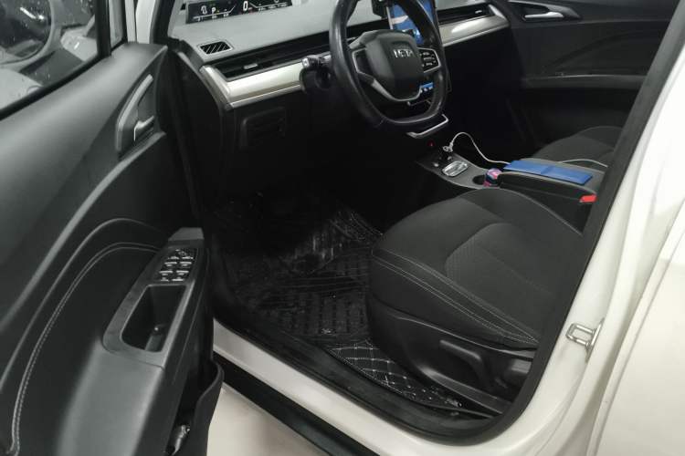 Used NETA V 2021 Standard Range Entertainment Version – Upgraded Model