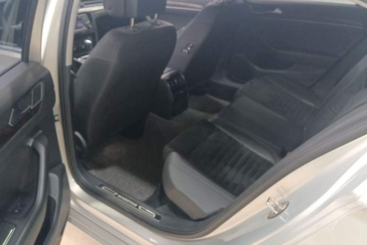 Used Volkswagen Magotan 2017 330TSI DSG Luxury Model
