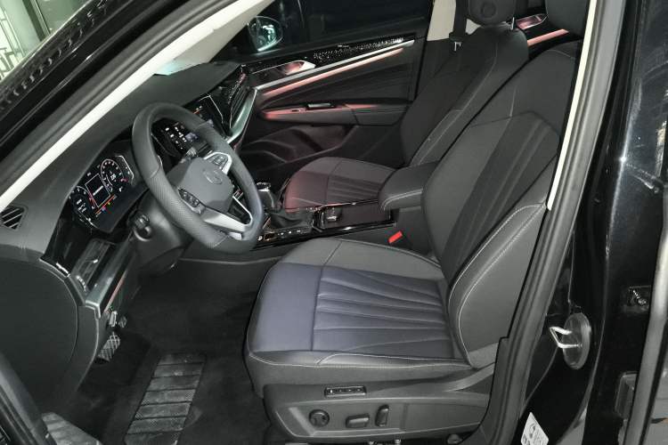 Used Volkswagen Passat 2025 Premium Version 380TSI Dragon Edition
