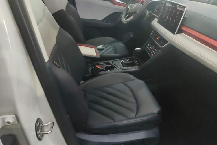 Used Volkswagen Tharu 2024 300TSI Two-Wheel-Drive Moon Luxury Edition
