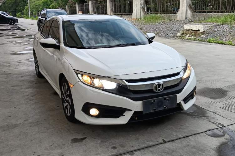 Used Honda Civic 2016 220TURBO CVT Luxury Edition
