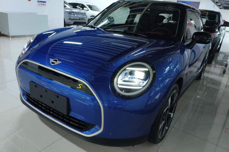 Used MINI Electric MINI COOPER 2024 452km COOPER SE Artist