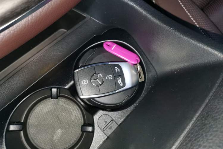 Used Mercedes-Benz V-Class 2024 V 300 L Long Wheelbase Luxury Edition
